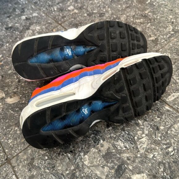 Nike Air Max 95 Essential Athletic Shoes. Size 9 1/2. - Picture 5 of 7